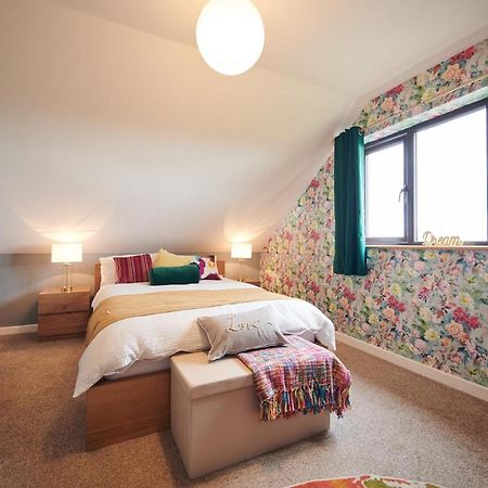 Maes Y Mel- A Couples, Pet Friendly, Rural Romantic Getaway With Countryside Views Gellywen Kültér fotó