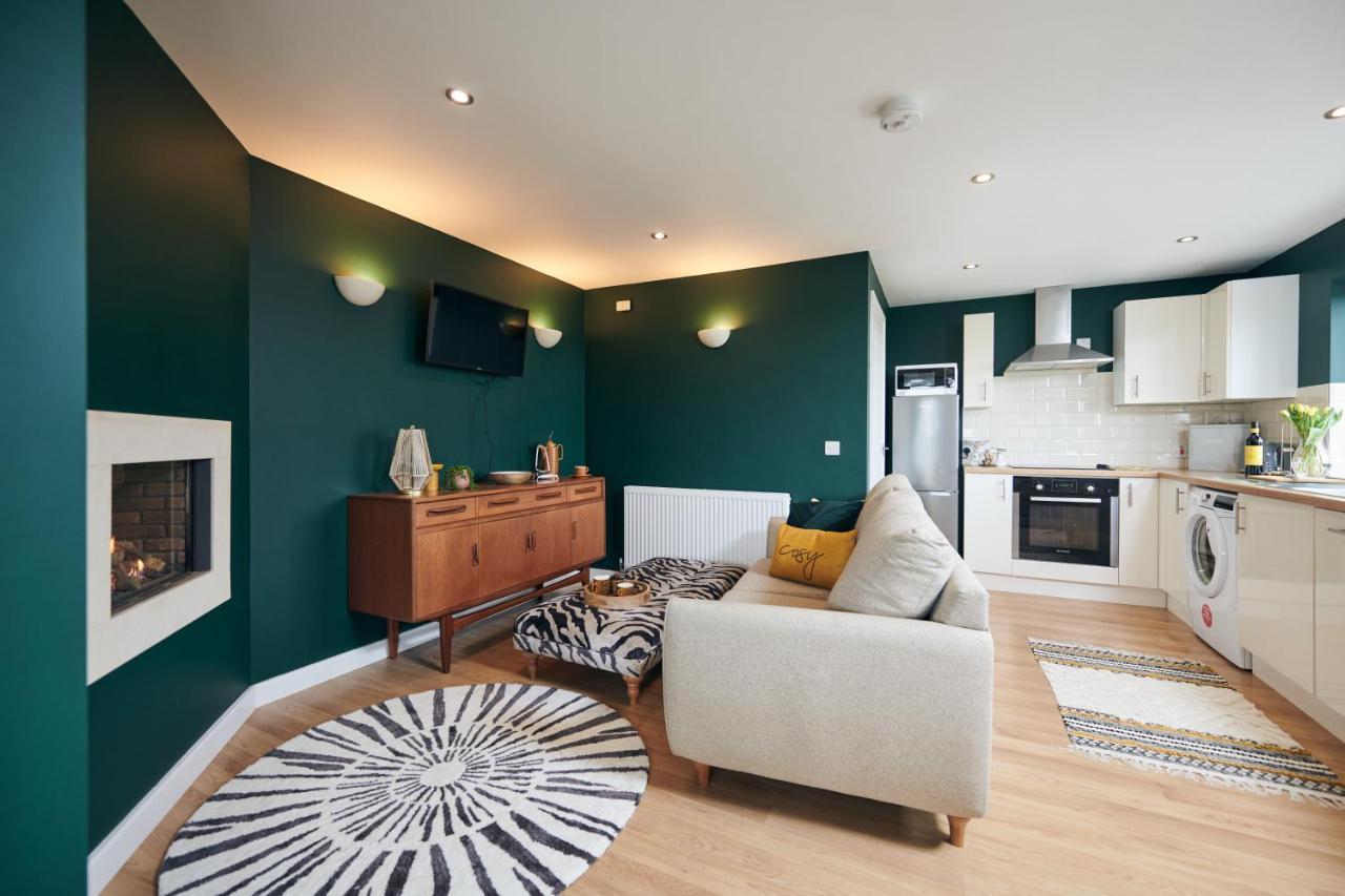 Maes Y Mel- A Couples, Pet Friendly, Rural Romantic Getaway With Countryside Views Gellywen Kültér fotó