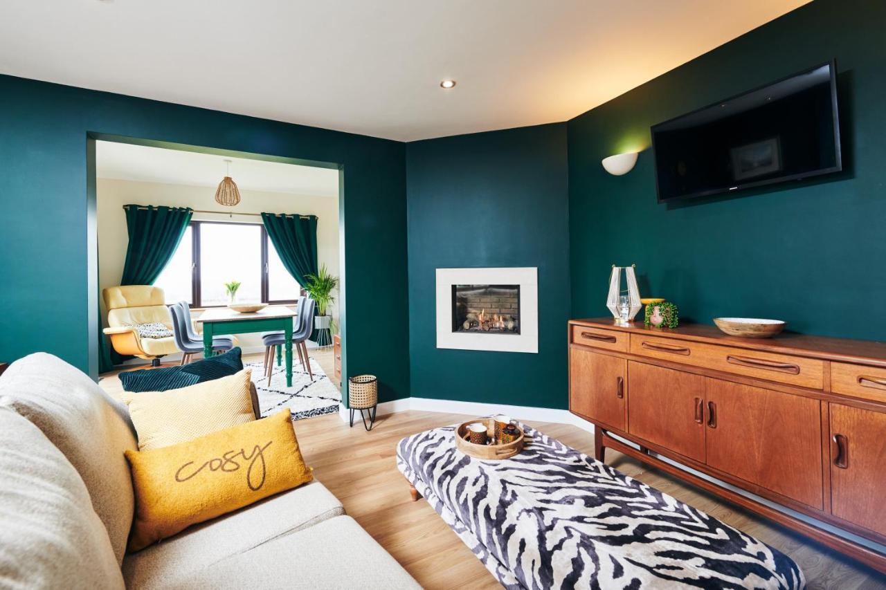 Maes Y Mel- A Couples, Pet Friendly, Rural Romantic Getaway With Countryside Views Gellywen Kültér fotó