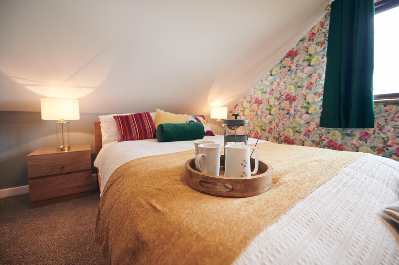 Maes Y Mel- A Couples, Pet Friendly, Rural Romantic Getaway With Countryside Views Gellywen Kültér fotó